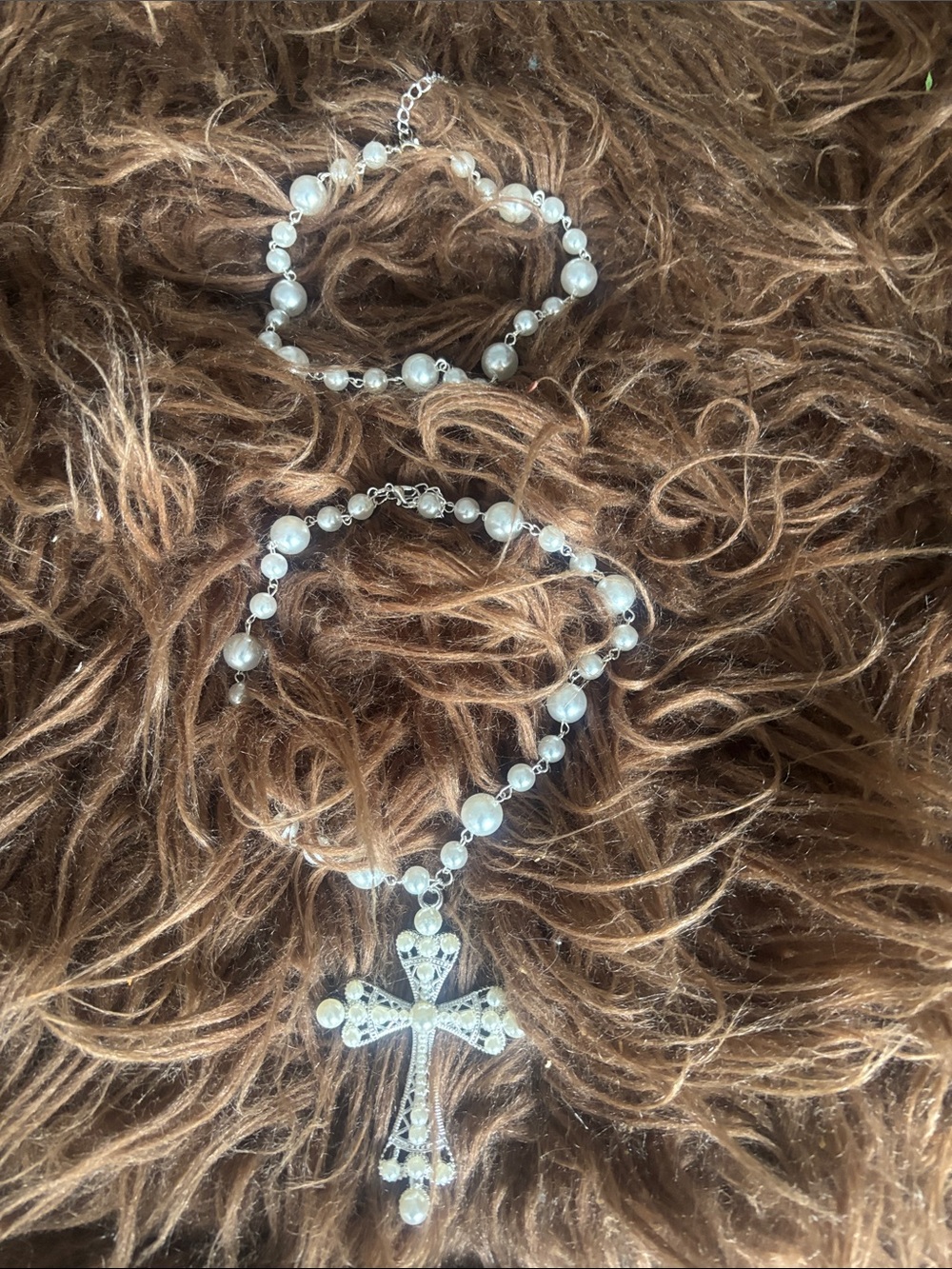Pearl Bead Silver Accent Cross Necklace Set - White. Never Used.